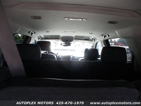 Used 2016 Chevrolet Suburban LT AWD/4WD image 15