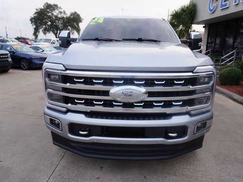 Certified 2024 Ford F250 Platinum image 2