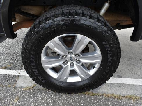 Used 2015 Ford F150 Platinum w/ Equipment Group 701A Luxury AWD/4WD image 35