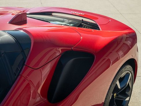 Used 2024 Ferrari SF90 Spider image 18