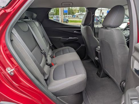 Used 2023 Chevrolet Bolt EUV LT w/ Comfort Package FWD image 17
