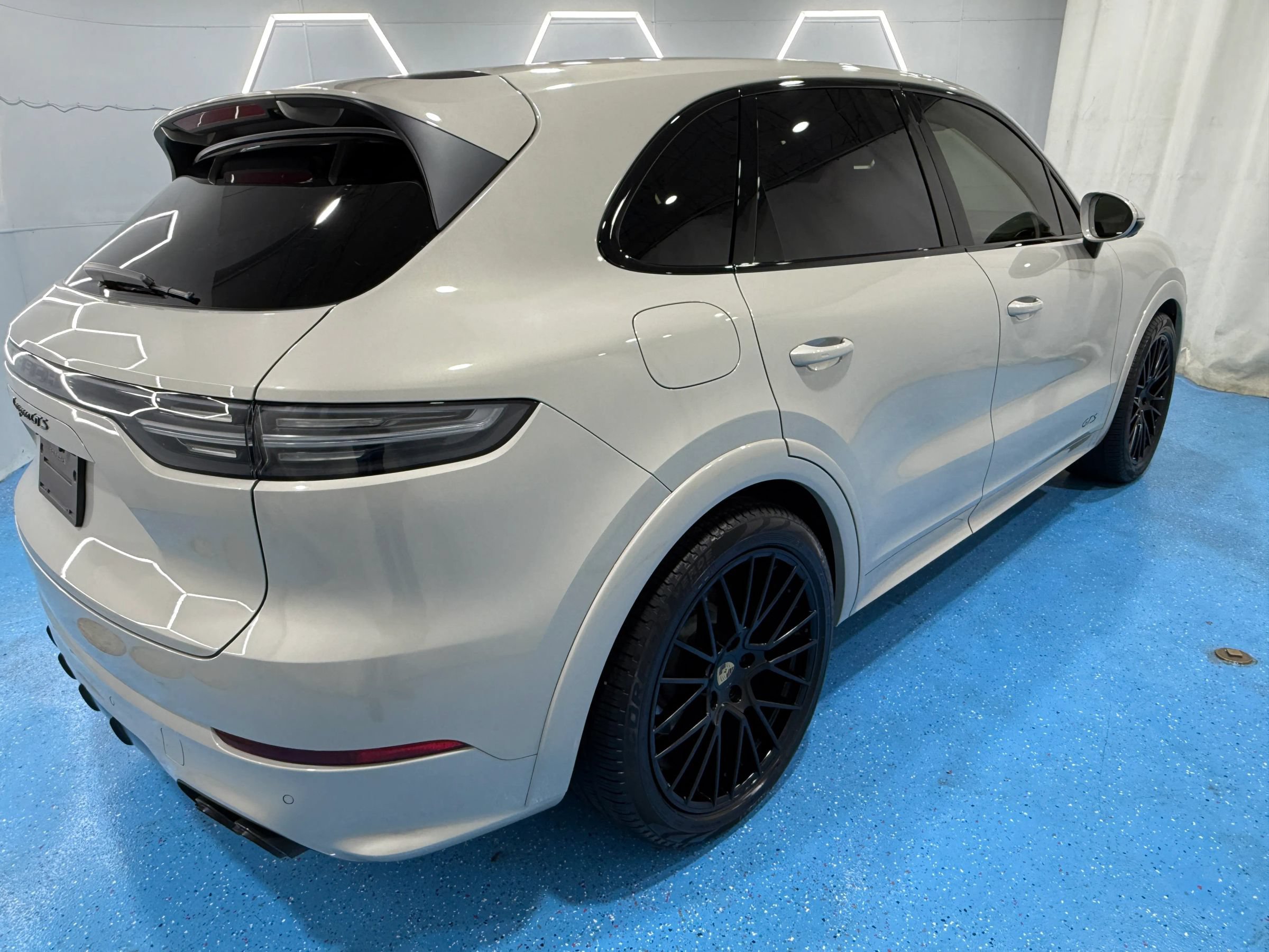 Used 2021 Porsche Cayenne GTS AWD/4WD image 11
