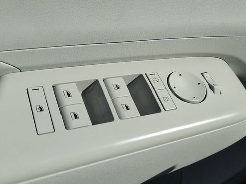 New 2026 Hyundai Kona SE image 15