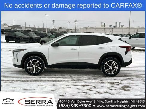 Used 2024 Chevrolet Trax RS w/ Driver Confidence Package image 2