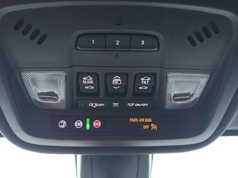 Used 2023 Chevrolet Traverse Premier w/ Redline Edition image 30