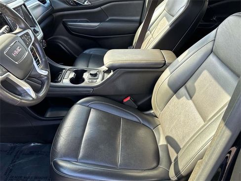 Used 2022 GMC Acadia SLT w/ Technology Package image 15