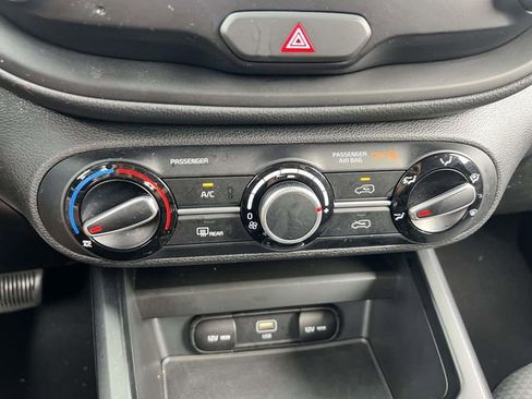 Used 2023 Kia Soul LX image 26