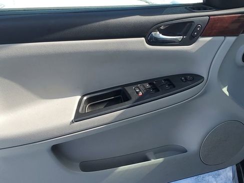 Used 2009 Chevrolet Impala LS image 14