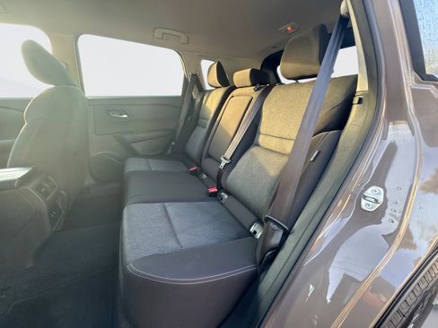 Used 2025 Nissan Rogue SV AWD/4WD image 14