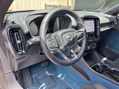 Used 2023 Volvo XC40 Recharge Plus AWD/4WD image 13