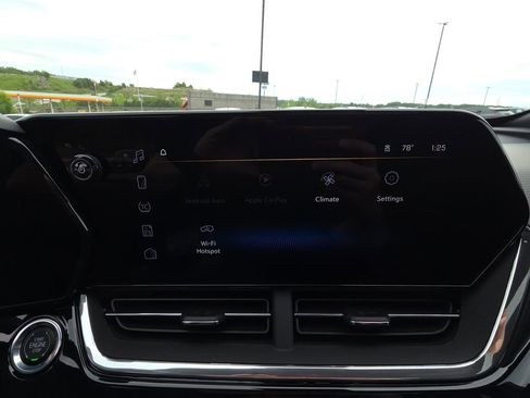 New 2026 Chevrolet Trax RS w/ Sunroof Package FWD image 21