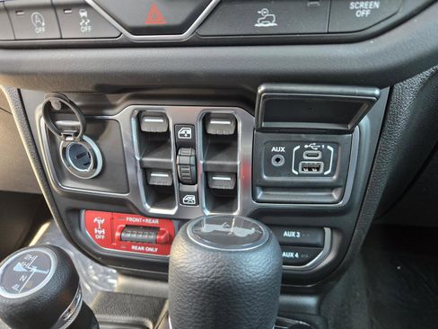 Used 2026 Jeep Wrangler Unlimited Rubicon image 15