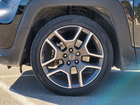 Used 2020 Jeep Renegade Latitude image 10