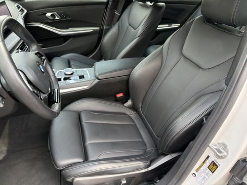 Used 2025 BMW 330i Sedan w/ Convenience Package RWD image 19