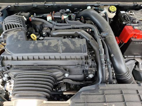 Certified 2025 Ford Maverick Lariat w/ 4K Tow Package AWD/4WD image 28