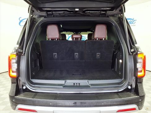 Used 2023 Ford Expedition Limited image 10