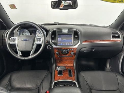 Used 2014 Chrysler 300 RWD image 11