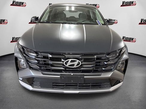 Used 2025 Hyundai Tucson SE AWD/4WD image 2