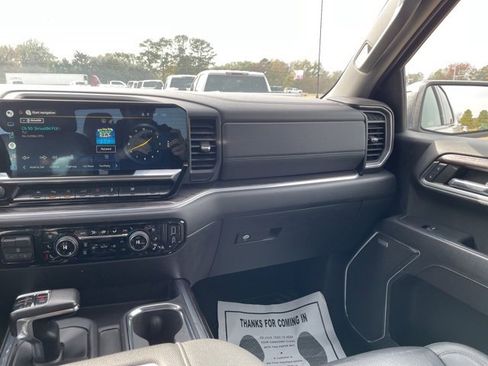 Used 2022 Chevrolet Silverado 1500 LTZ image 24