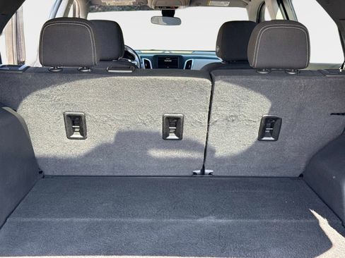 Used 2022 Chevrolet Equinox LT w/ Driver Convenience Package FWD image 12