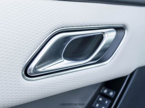 Used 2023 Land Rover Range Rover Velar R-Dynamic S image 31