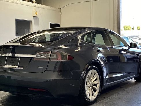 Used 2017 Tesla Model S 75D image 4