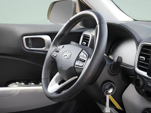 Certified 2023 Hyundai Venue SEL FWD image 12