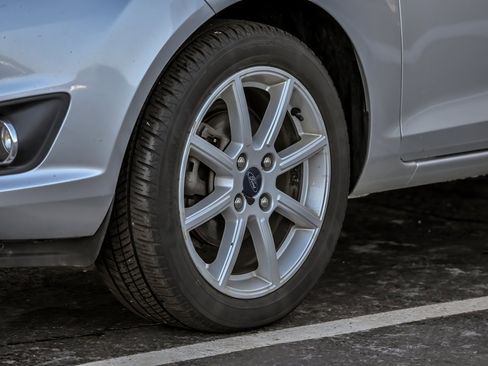 Used 2019 Ford Fiesta SE w/ Equipment Group 201A image 4