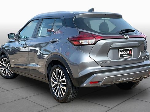 Used 2021 Nissan Kicks SV FWD image 11