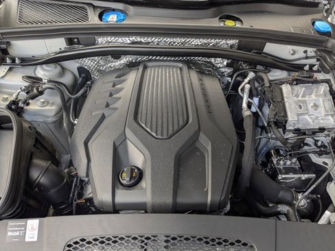 New 2026 Porsche Macan image 29