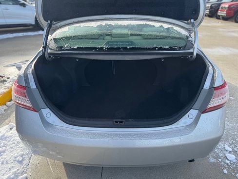 Used 2011 Toyota Camry LE image 20