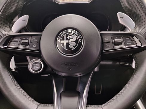 Certified 2025 Alfa Romeo Tonale Tributo Italiano AWD/4WD image 32