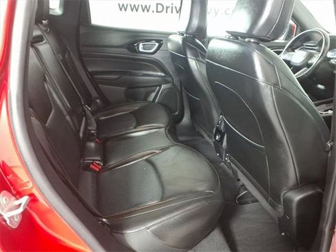 Used 2022 Jeep Compass Limited image 17