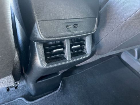 Used 2025 Chevrolet Equinox LT image 23