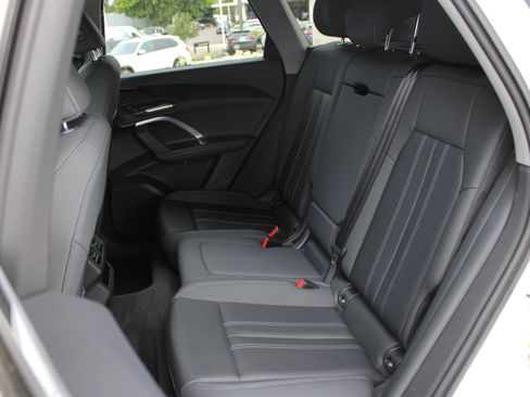Certified 2025 Audi Q5 Premium w/ Convenience Package AWD/4WD image 24