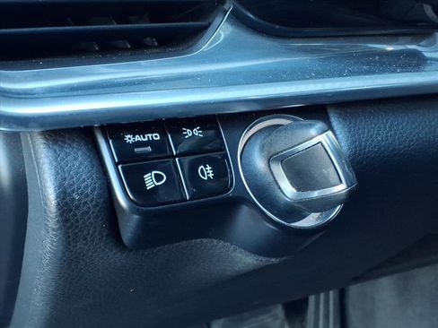 Certified 2019 Porsche Panamera image 11