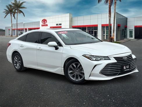 Used 2019 Toyota Avalon XLE image 1