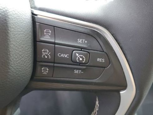 Used 2023 Jeep Grand Cherokee L Laredo w/ Luxury Tech Group I image 10