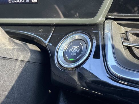 Used 2025 Chevrolet Trax RS w/ Sunroof Package image 14