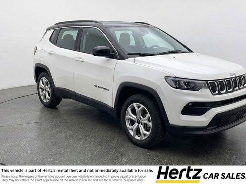 Used 2025 Jeep Compass Latitude image 1