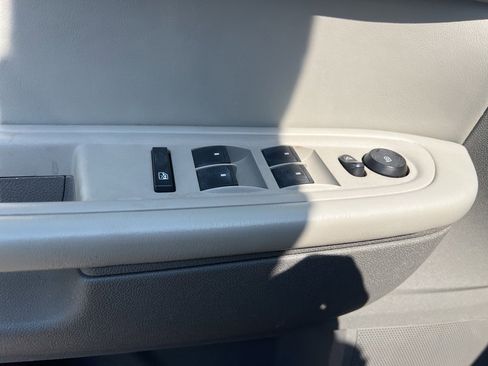 Used 2011 Chevrolet Traverse LT w/ Personal Connectivity Package image 15