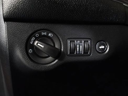 Used 2016 Dodge Challenger SRT Hellcat RWD image 50