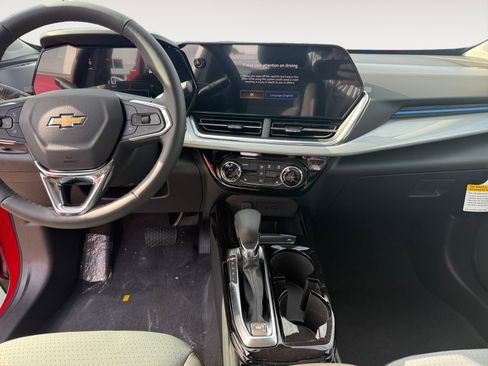 New 2026 Chevrolet Trax LT w/ Driver Confidence Package image 11