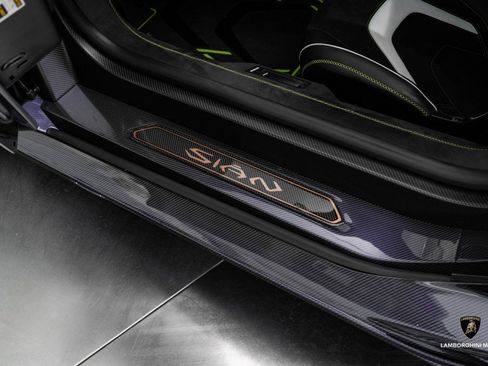 Used 2020 Lamborghini Sian Coupe image 51