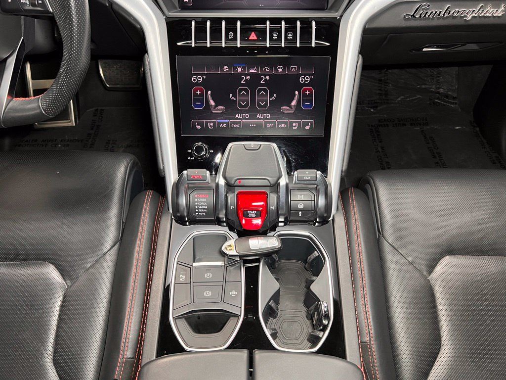 Used 2019 Lamborghini Urus AWD/4WD image 27