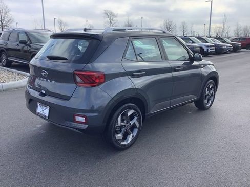 New 2026 Hyundai Venue SEL FWD image 5