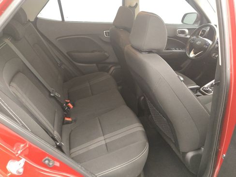 Used 2021 Hyundai Venue SEL image 19