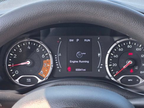 Used 2023 Jeep Renegade Latitude AWD/4WD image 30