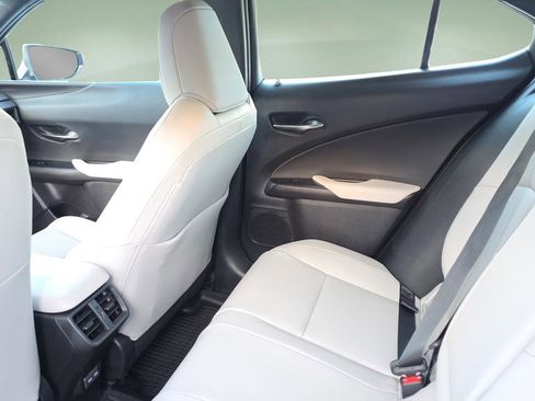 Used 2025 Lexus UX 300h AWD image 16