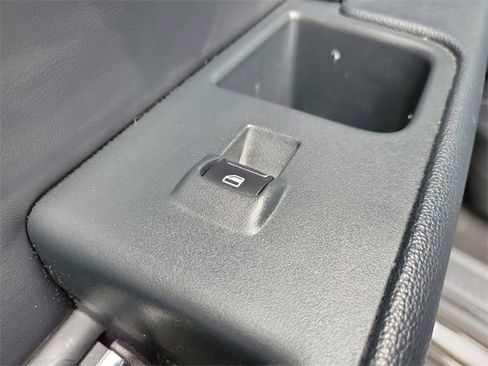 Used 2024 Ford Expedition Max XLT image 20